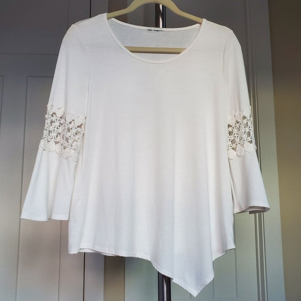 White Cotton Stretch Tee-Blouse with Bell 3/4 Sleeves. Size M